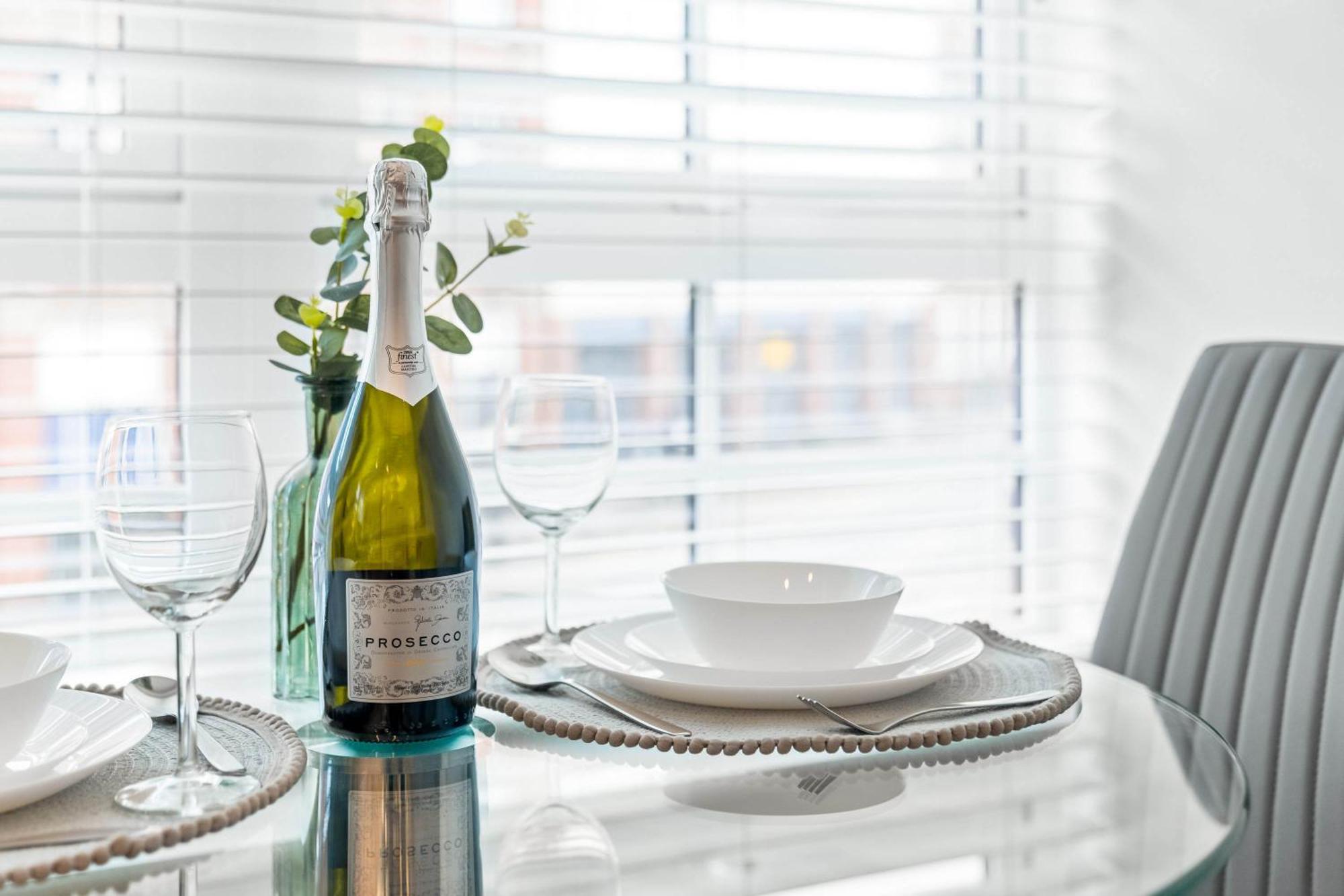 Luxury One Bed Apartment - Jewellery Quarter - Top Rated - 2Cs Бирмингам Екстериор снимка